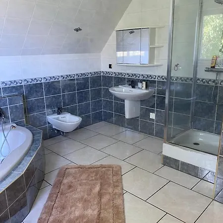 Magnifique Piscine Dans Un Ecrin De Verdure Villa *